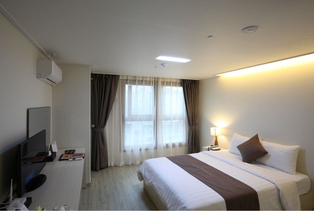 Hotel Bernoui Сеул Экстерьер фото