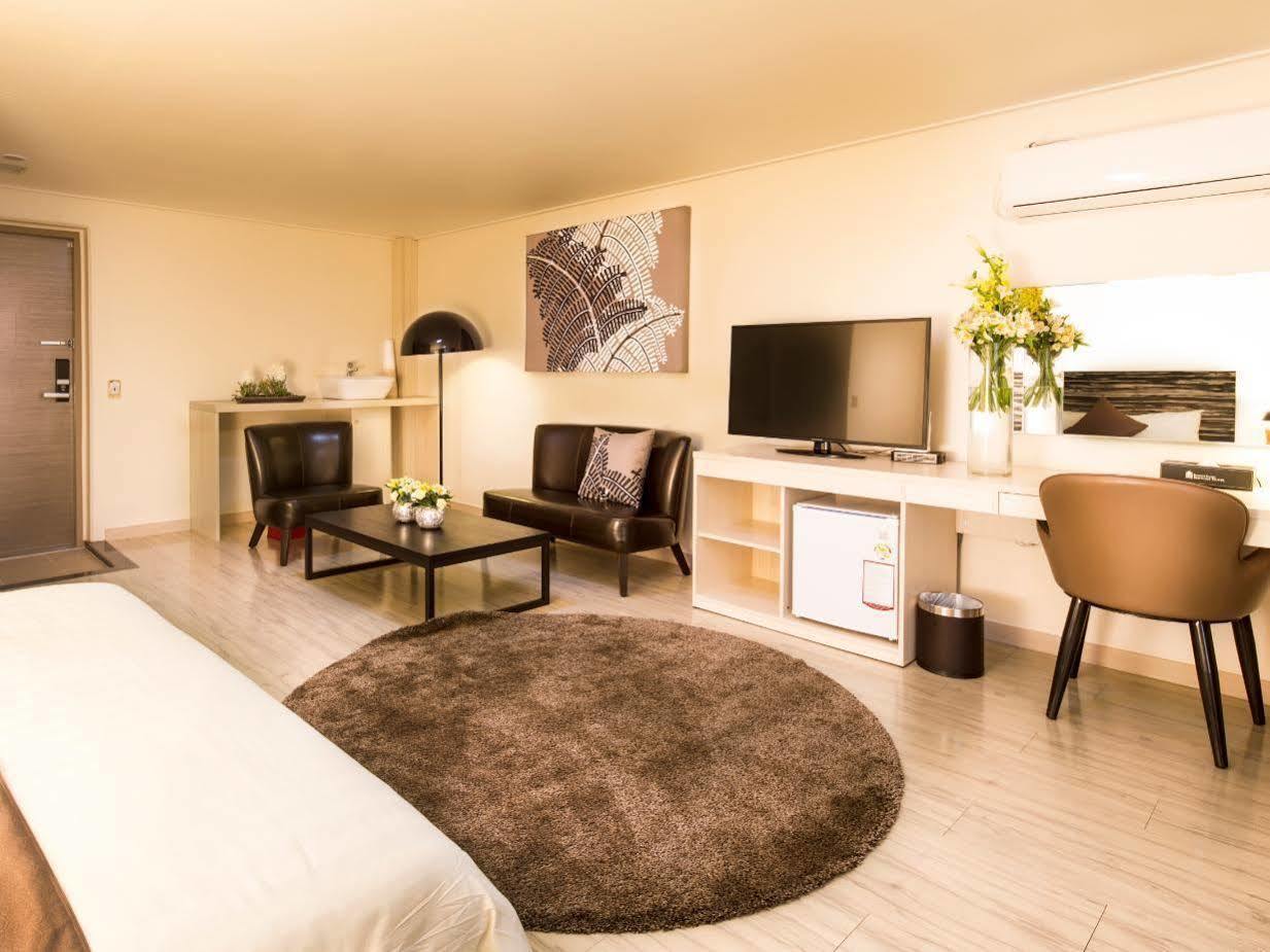 Hotel Bernoui Сеул Экстерьер фото